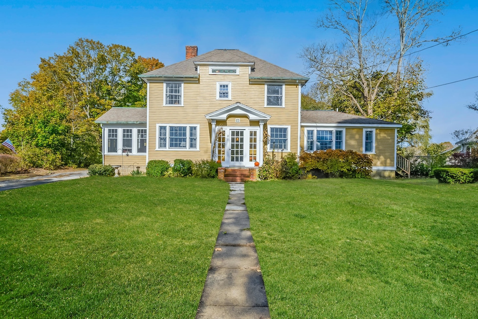 11 Everett Rd, Buzzards Bay, MA 02532 - photo 1