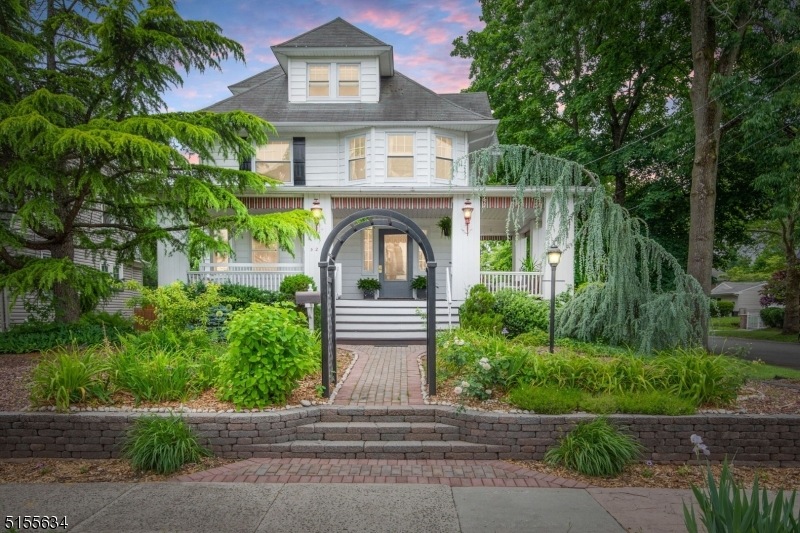 521 N Washington Ave, Dunellen, NJ 08812 - photo 1