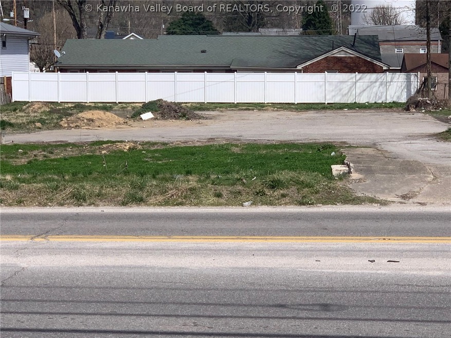 9702 MacCorkle Ave, Marmet, WV 25315