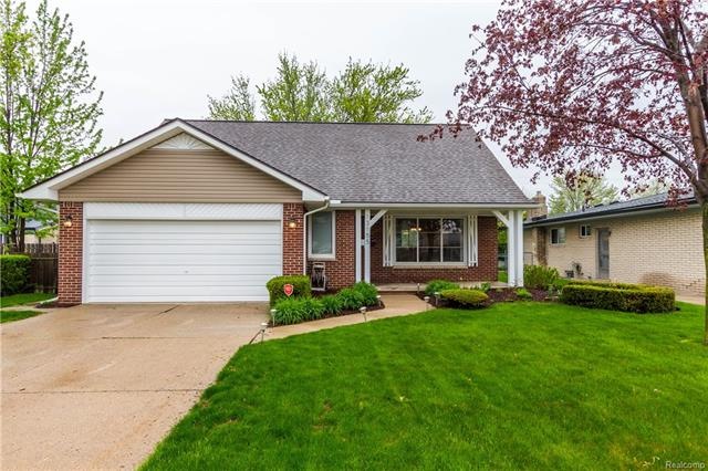 13155 Kozak Dr (31 of 37).jpg