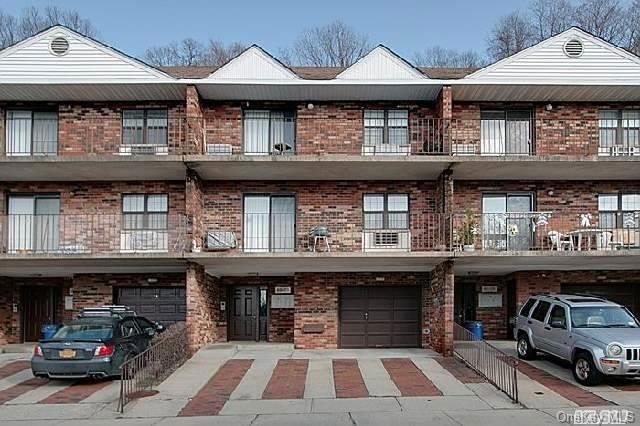 69-03 242nd St unit 39A, Little Neck, NY 11362 - photo 1