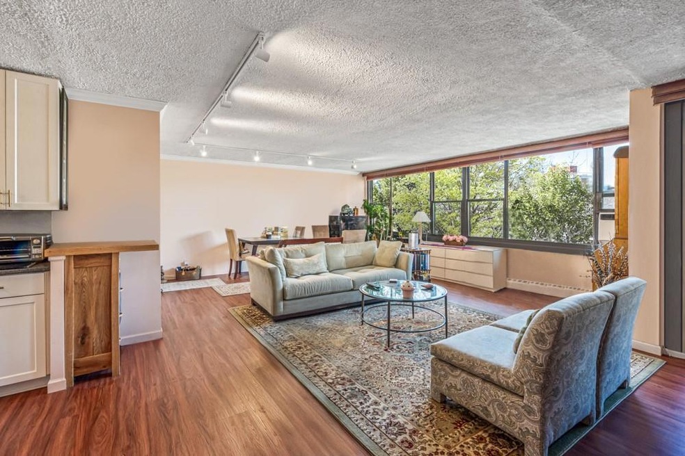 LeHavre on the Water unit 7D, Flushing, NY 11357 - photo 1