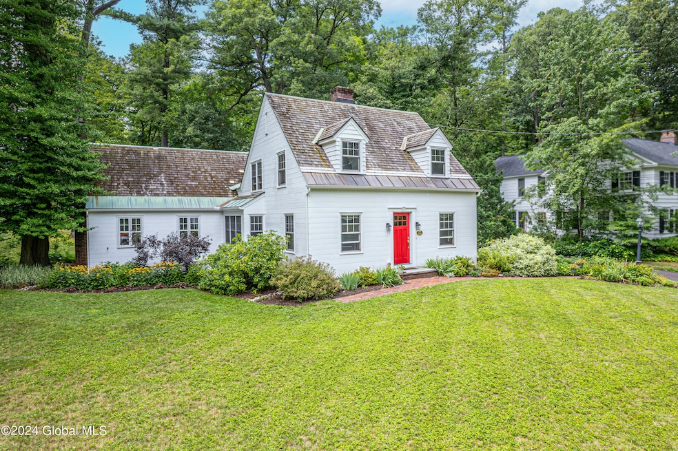 913 Morgan Ave, Schenectady, NY 12309 - photo 1