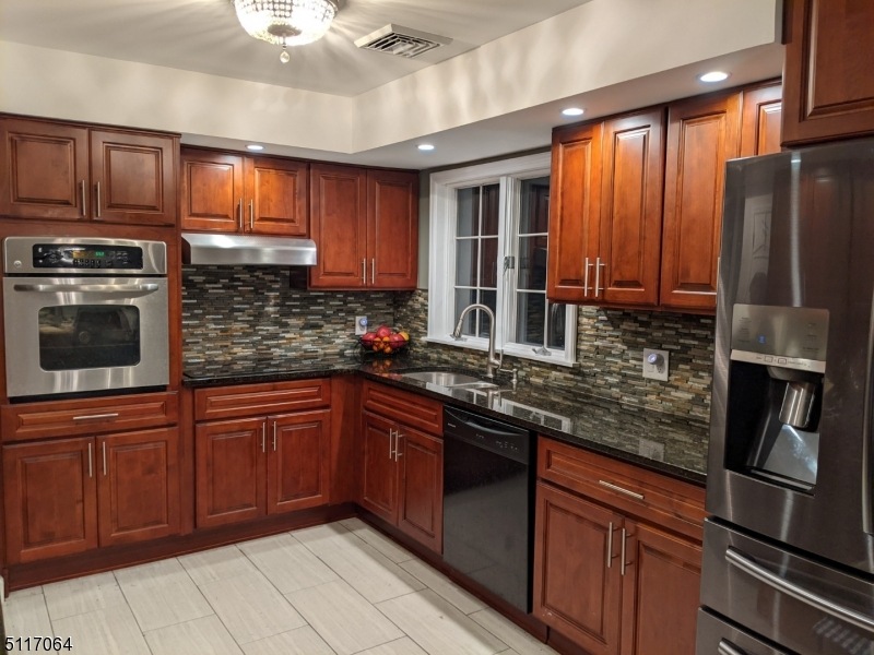 33 Dennis Rd, Lafayette, NJ 07848 - photo 1