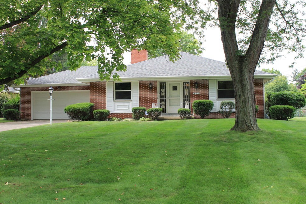 885 Inwood Place, Columbus, OH 43224 - photo 1