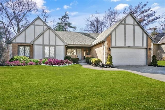 Front of Hunter Heights