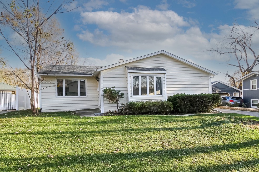 114 Mora Rd, Carpentersville, IL 60110 - photo 1