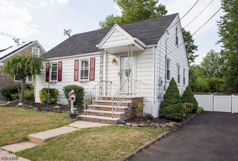 242 Bradford Ave, Linden, NJ 07036 - photo 1