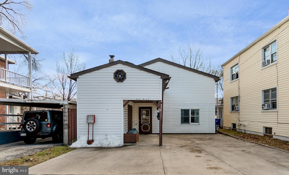 For Rent $1,600/month • Co-Listing Agent