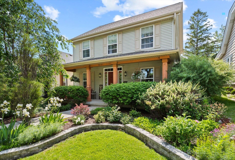 4239 S 1st Place, Milwaukee, WI 53207 - photo 1