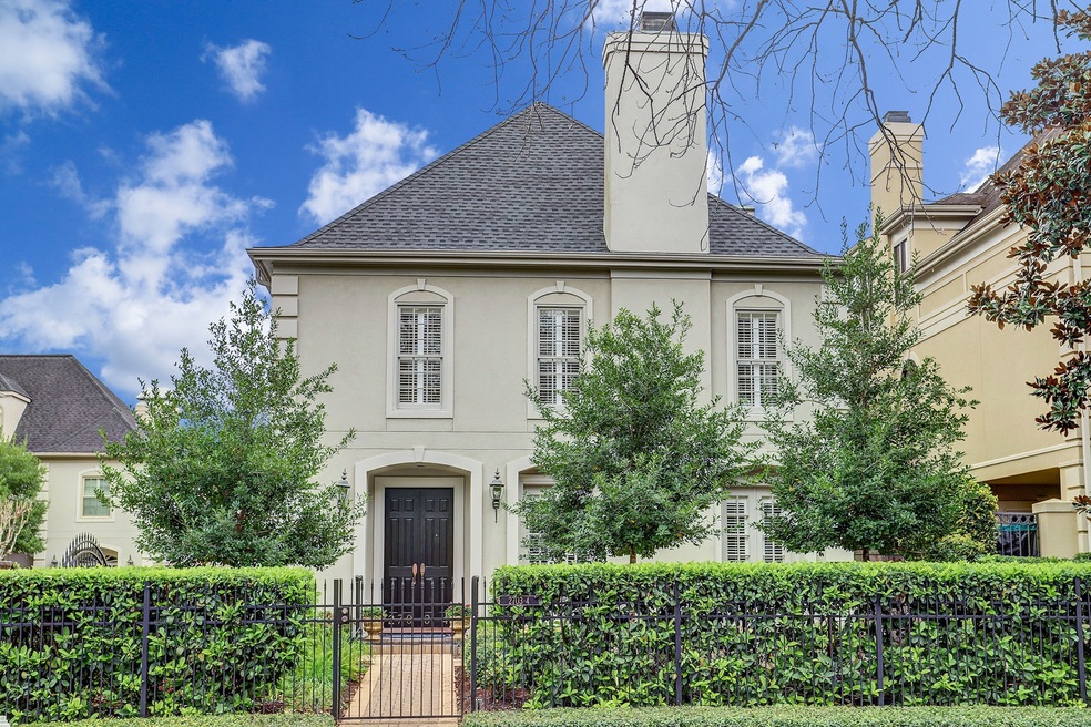Nestled among the prestigious River Oaks District