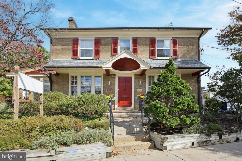 21 S Clinton St unit 2, Doylestown, PA 18901 - photo 1