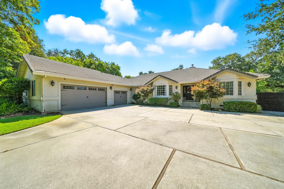 3401 Toro Way, Redding, CA 96002 - photo 1