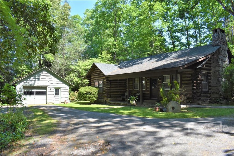 128 Tee Off Ln, Hendersonville, NC 28792 - photo 1