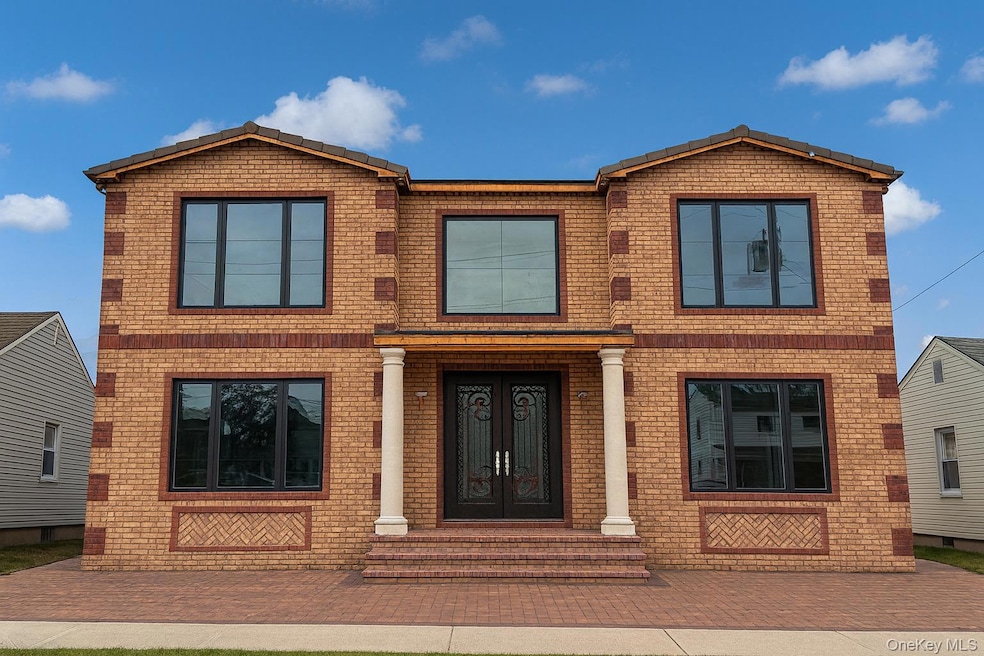 For Sale $1,899,000 • Co-Listing Agent