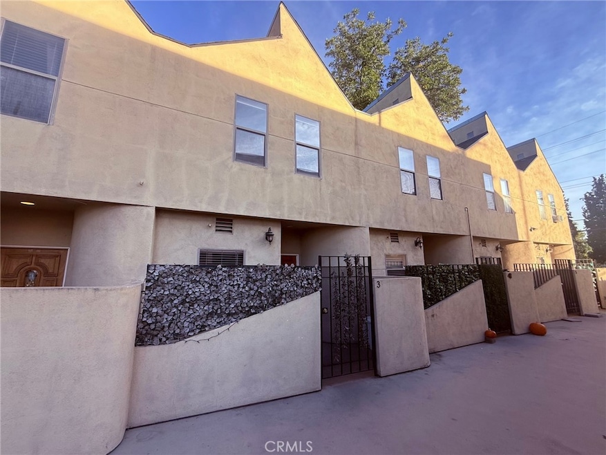 14256 Victory Blvd unit 3, Van Nuys, CA 91401 - photo 1