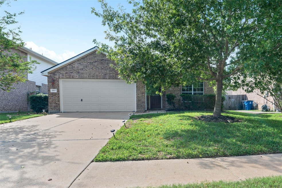 18927 Squirrel Oaks Dr, Magnolia, TX 77355 - photo 1