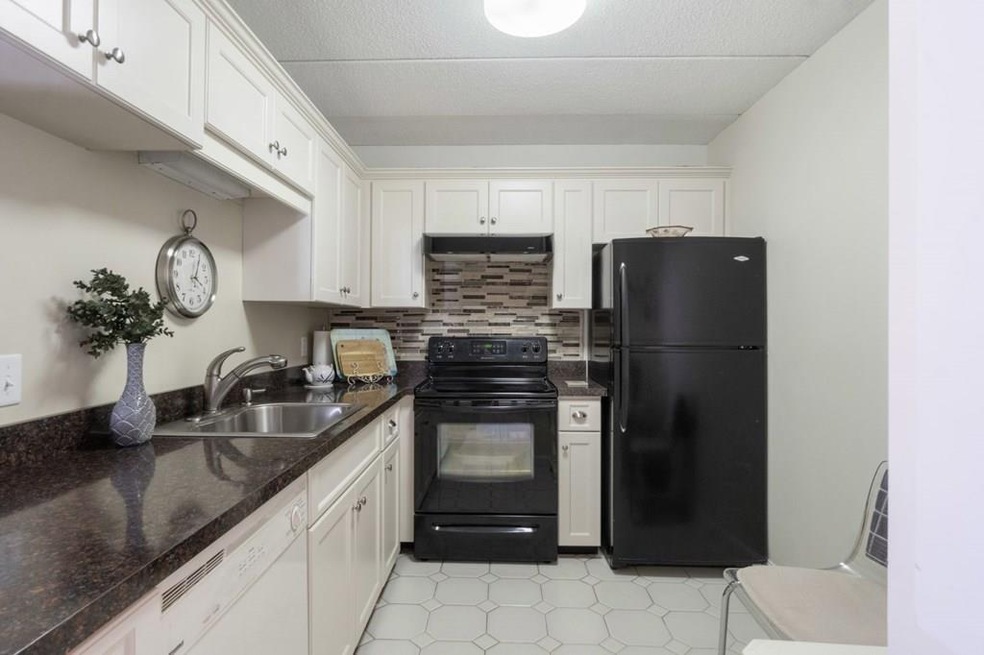 44 Main St unit 501, Stoneham, MA 02180 - photo 1