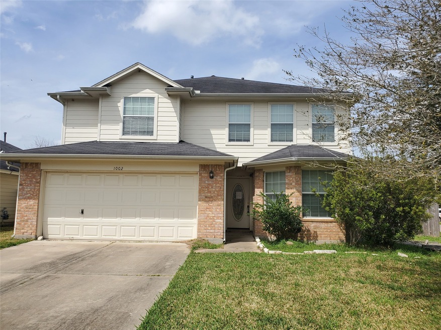 1002 Harrisburg Ct, Rosenberg, TX 77471 - photo 1