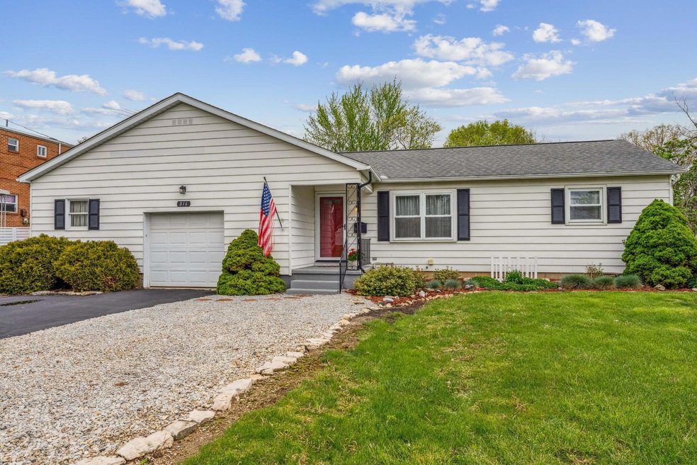 816 Collins Ave, Marysville, OH 43040 - photo 1