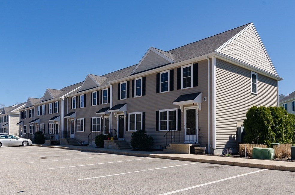 34 Boxberry Ln, Rockland, MA 02370 - photo 1