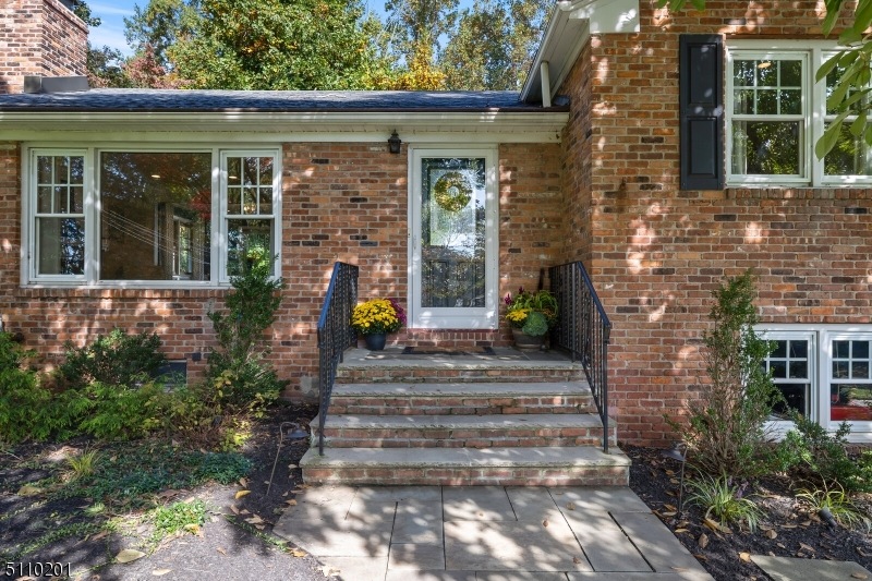 372 Beech St, Stirling, NJ 07980 - photo 1