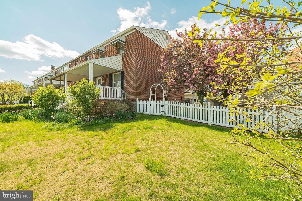 1028 Foxchase Ln, Essex, MD 21221 - photo 1