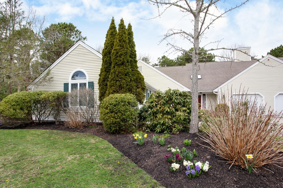 8 Kettle Ln, Mashpee, MA 02649 - photo 1