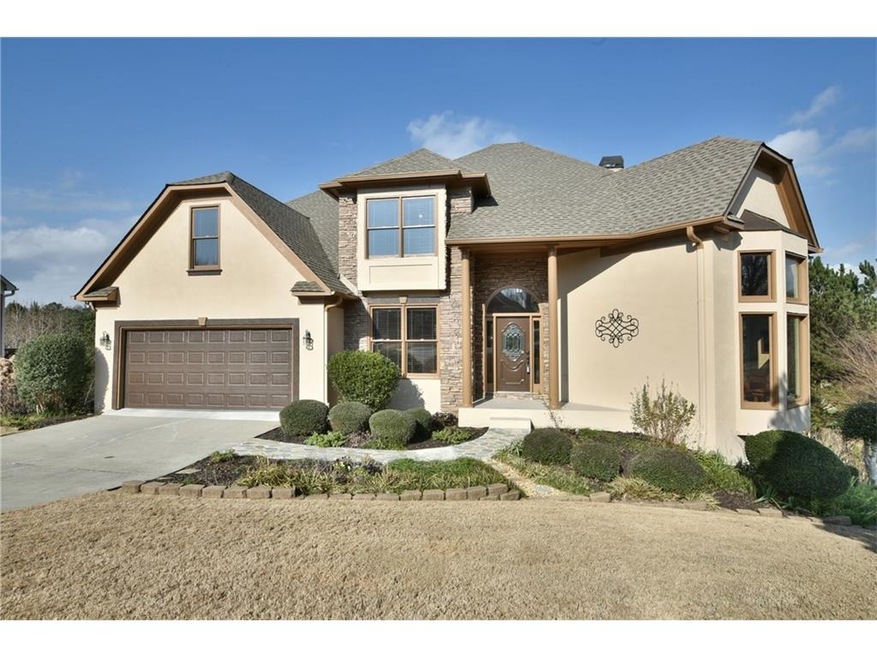 Showcase cul-de-sac home in sought-after golf comm