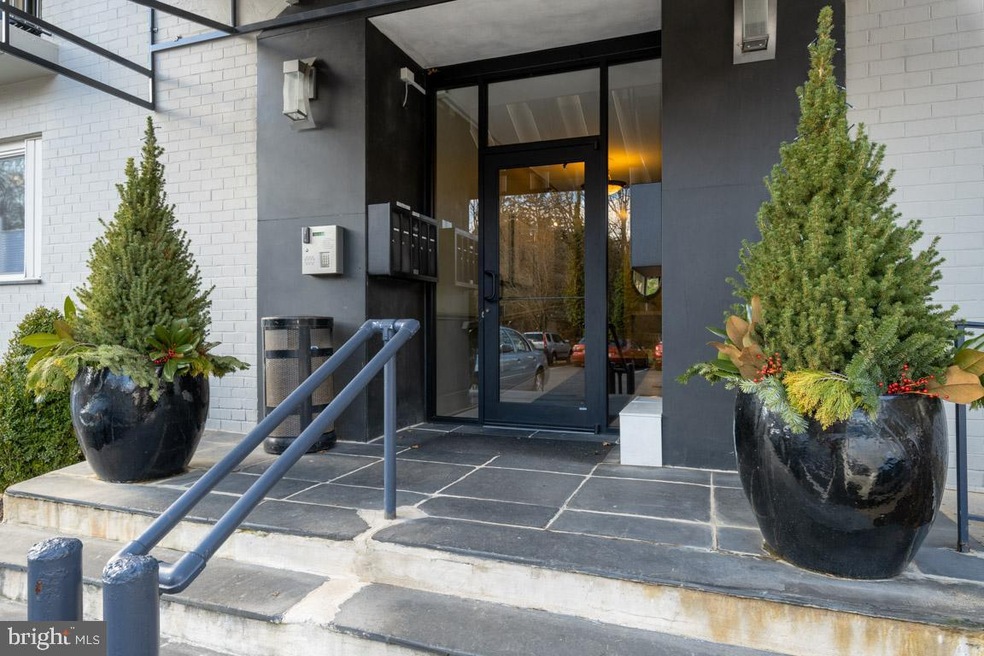 6301 N Charles St unit 203, Baltimore, MD 21212 - photo 1