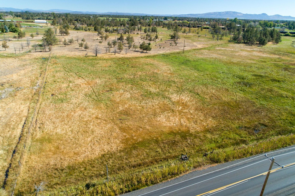 514 NE Oneil Way, Redmond, OR