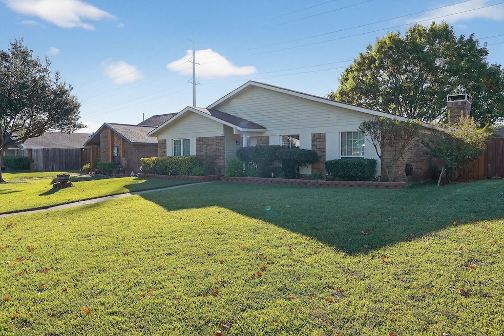 1512 Culberson Dr, Mesquite, TX 75150 - photo 1