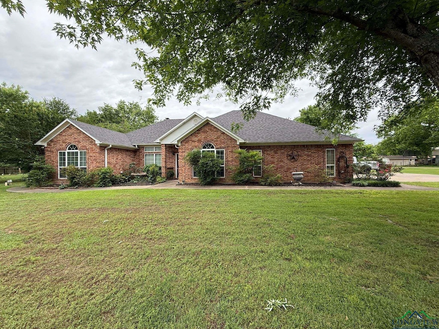 Under Contract $318,000