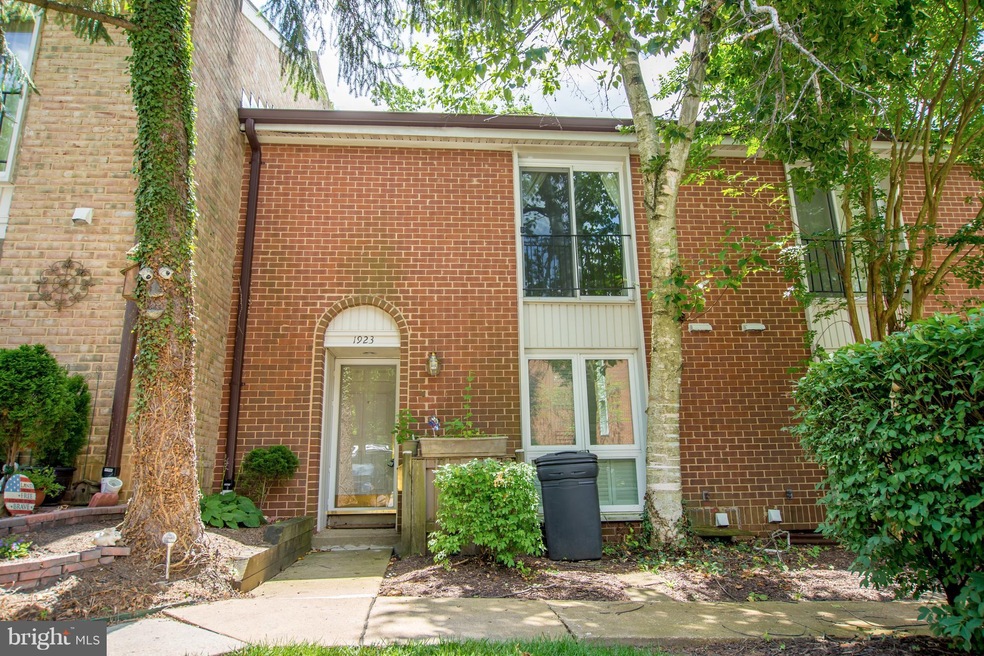 1923 Greenberry Rd, Baltimore, MD 21209 - photo 1