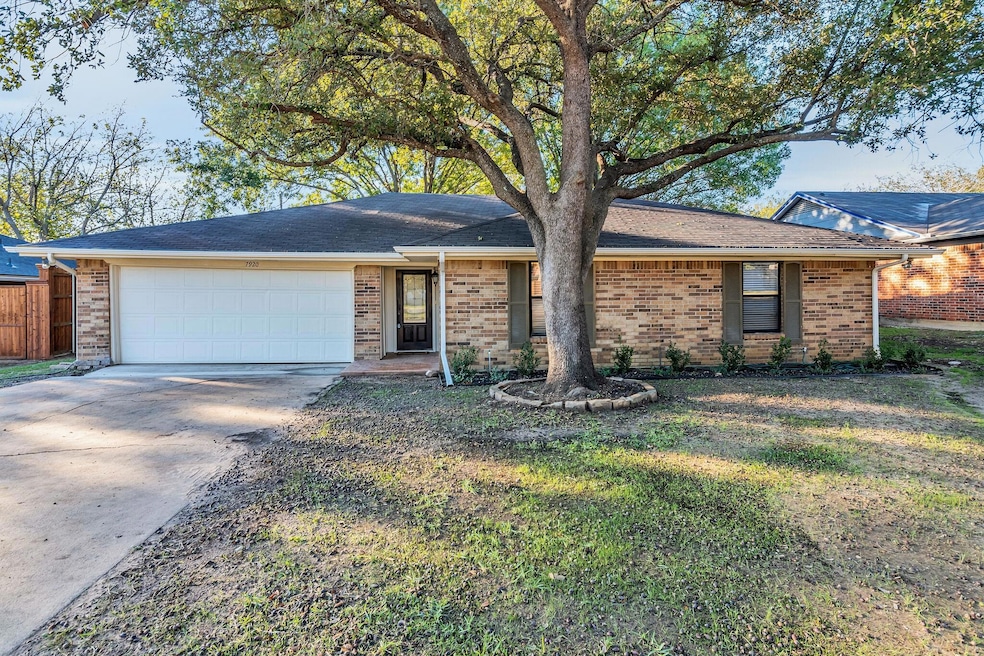 7920 Irish Dr, North Richland Hills, TX 76180 - photo 1
