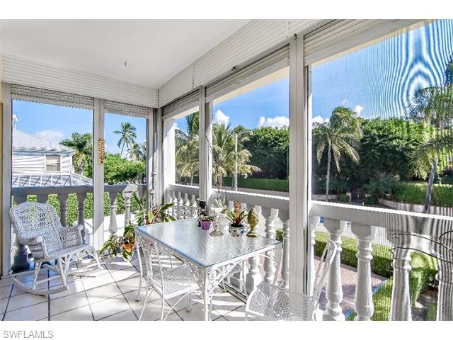Screened Lanai with City Views
