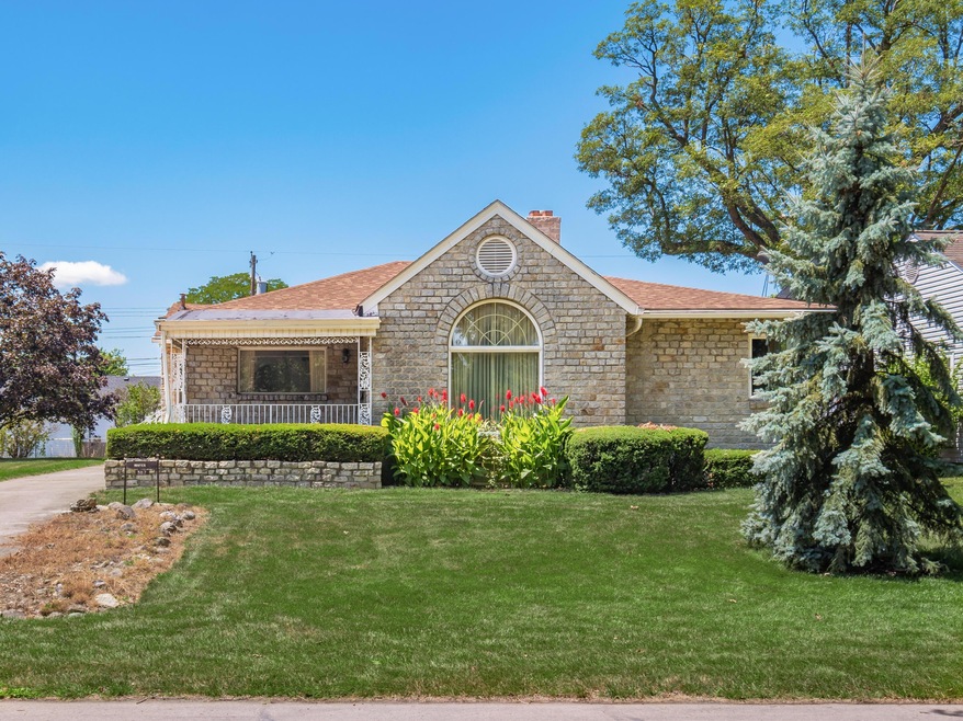 387 Demorest Rd, Columbus, OH 43204 - photo 1