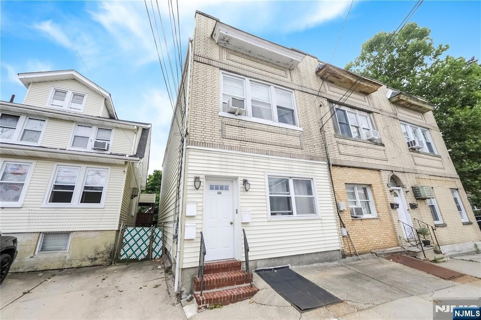 460 Edgewater Rd unit 2nd flr, Fairview, NJ 07022 - photo 1