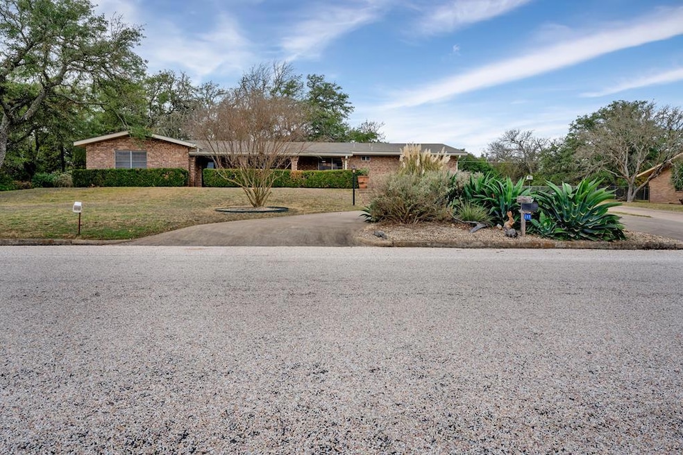 249 Linda Dr, Fredericksburg, TX 78624 - photo 1