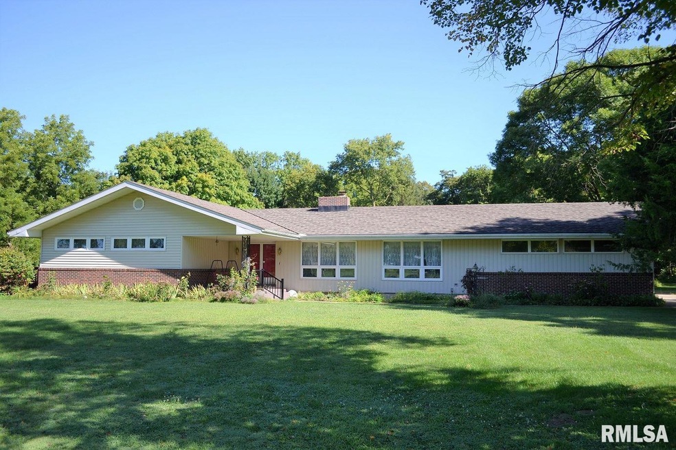 4 Mayfield Dr, Jacksonville, IL 62650 - photo 1