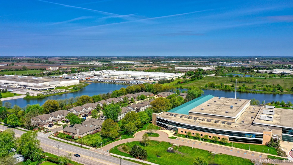 1280 Oakleaf Ct, Aurora, IL 60506 - photo 1