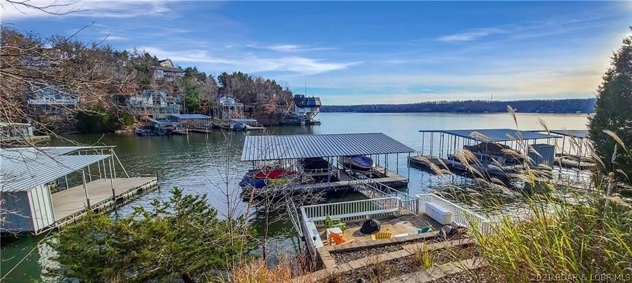 PERFECTO!  Cove location, channel view. 
