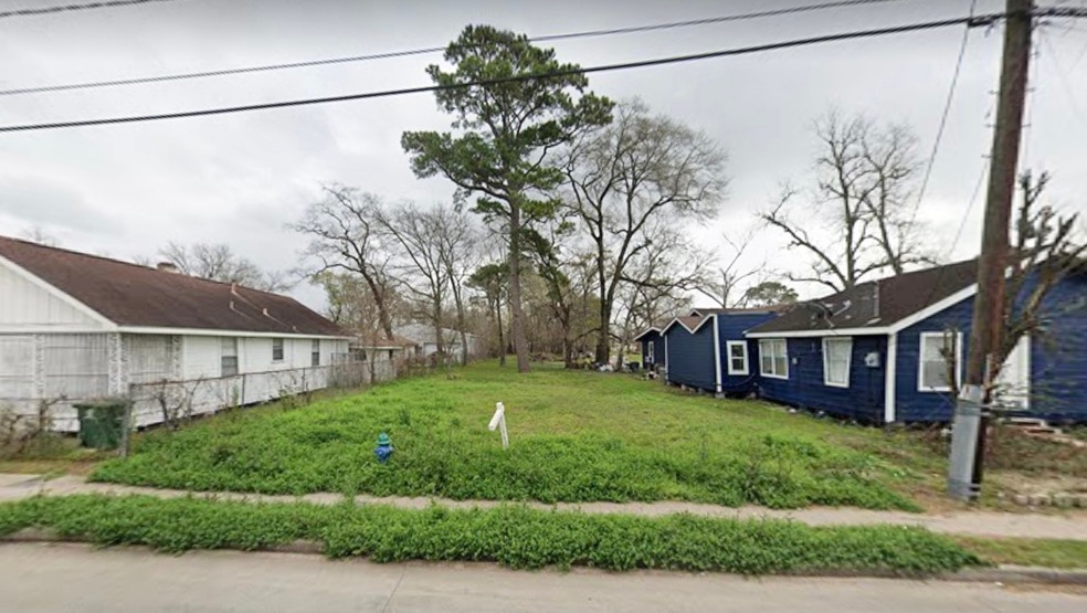 7910 Lockwood Dr, Houston, TX 77016 - photo 1