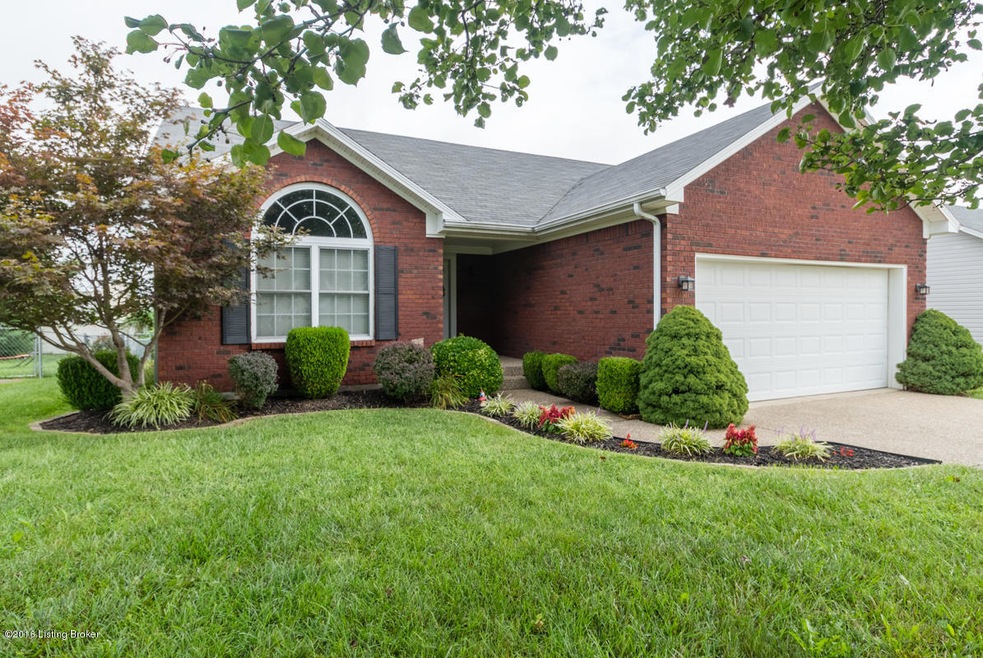 184 Aulbern Dr W, Mount Washington, KY 40047 - photo 1