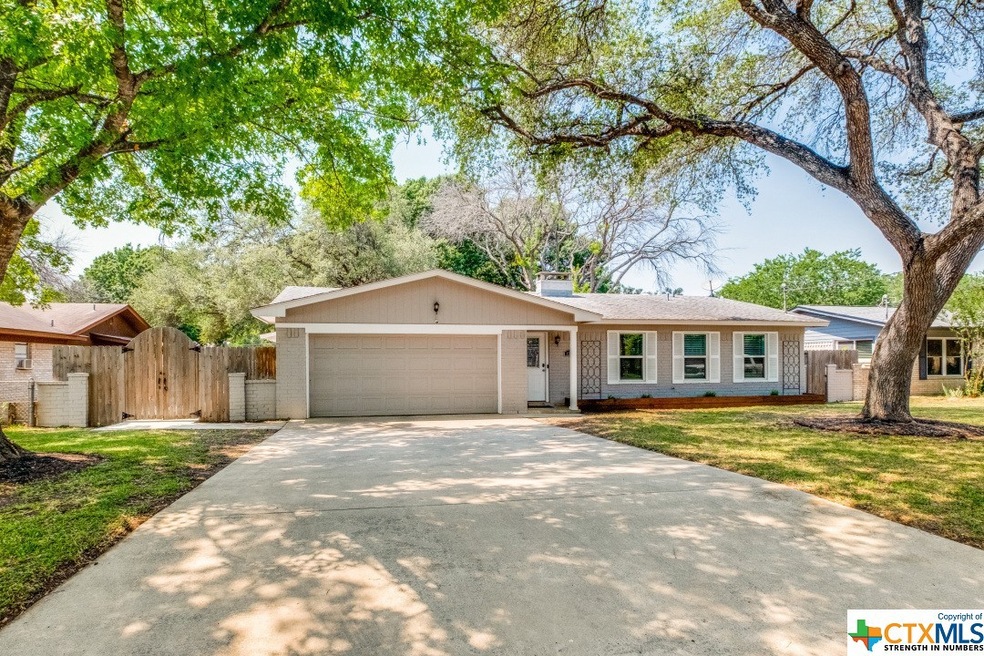 1317 Fieldcrest, New Braunfels, TX 78130 - photo 1