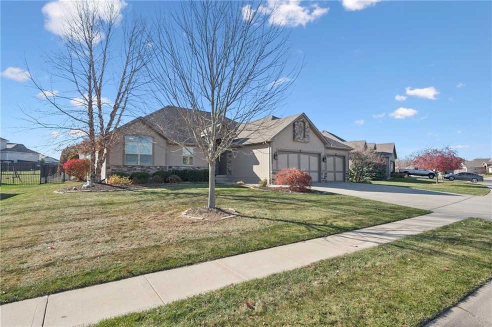 1100 SW Conch Way, Lees Summit, MO 64064 - photo 1