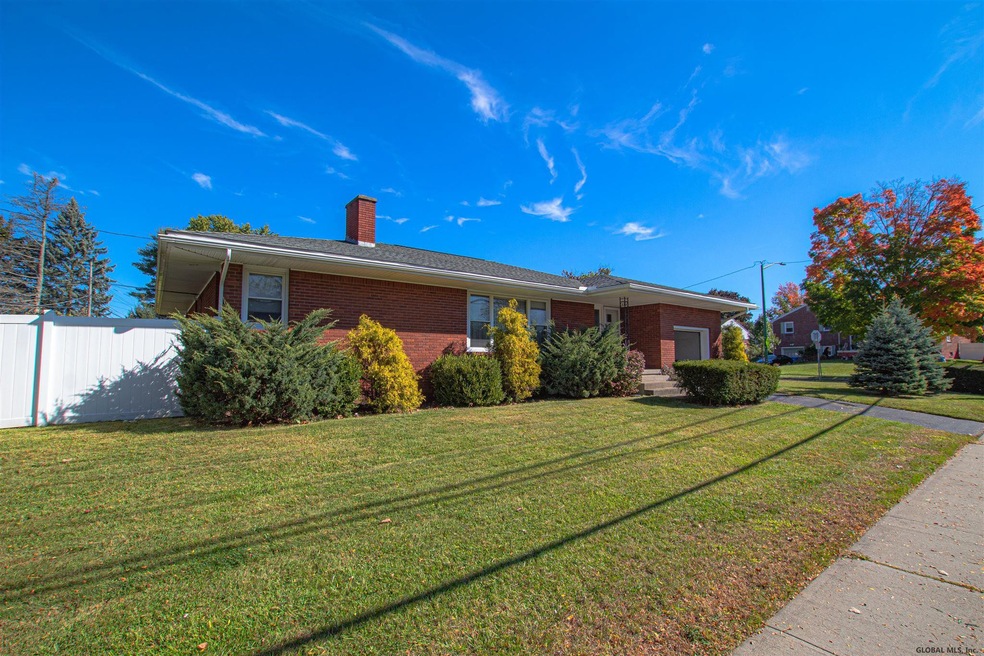 138 Fleetwood Ave, Albany, NY 12209 - photo 1