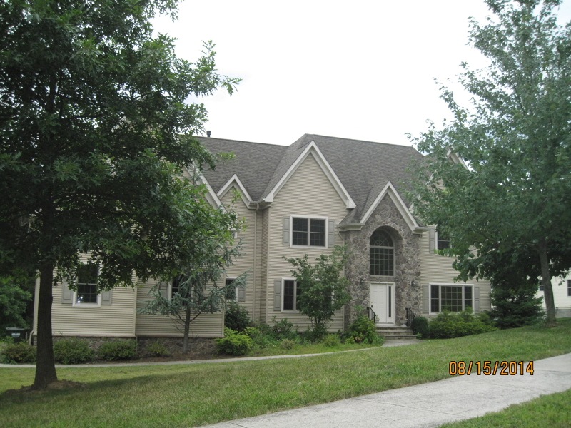 3 Lund Ln, Green Brook, NJ 08812 - photo 1