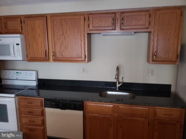 75 Sweetfern Ct unit 75, Marlton, NJ 08053 - photo 1