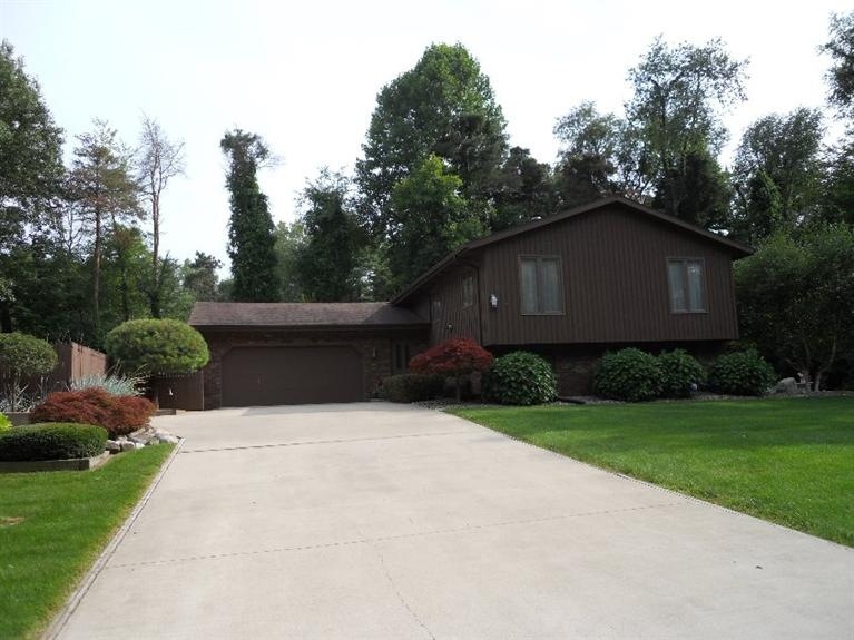 1188 E Blueridge Dr, La Porte, IN 46350 - photo 1